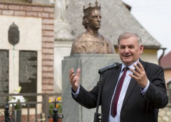 Szent Imre-szobrot avattak a Veszprém megyei Szentimrefalván