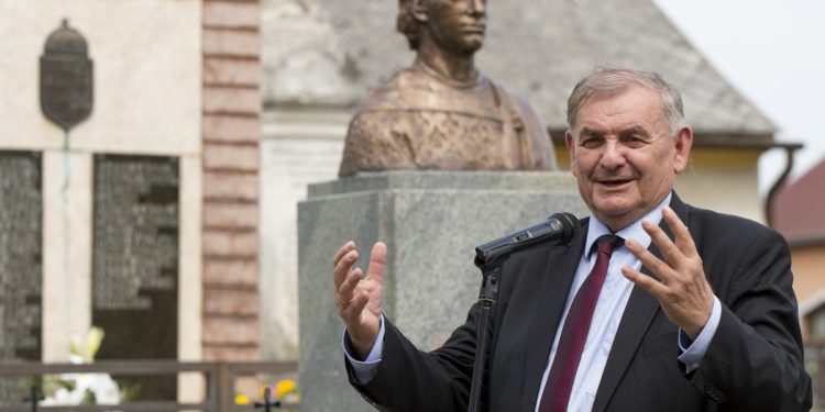 Szent Imre-szobrot avattak a Veszprém megyei Szentimrefalván