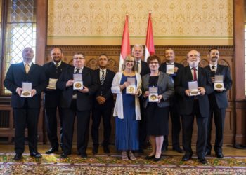 Augusztus 20. – Semjén: mindannyian az egyetemes magyarság örökösei és hordozói vagyunk