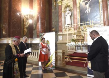 Már látható a Kárpát-medence aratókoszorúja a Szent István-bazilikában