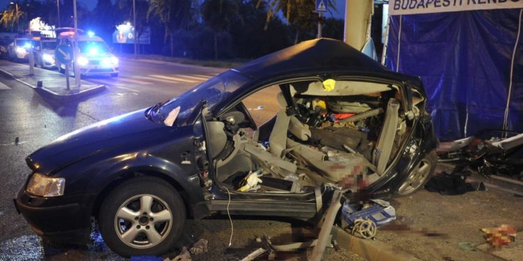 Két ember meghalt egy közlekedési balesetben Budapesten