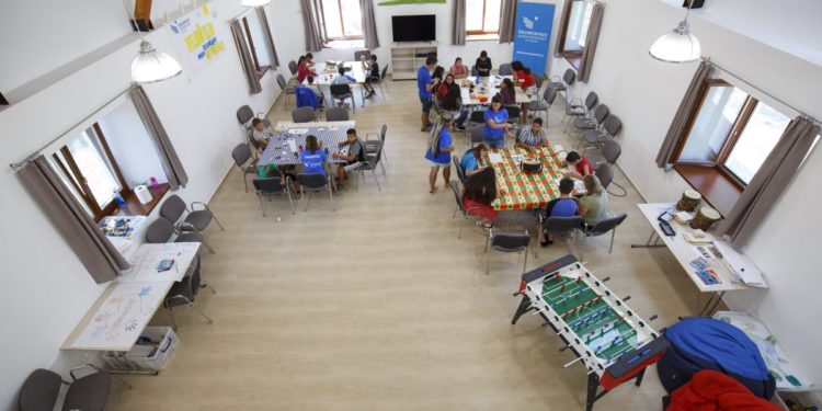 Esélytábor és raktárbázis épült Kastélyosdombón