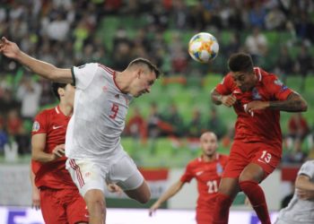 Magyar-azeri – Egygólos sikerrel életben maradtak a kijutási remények