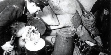 Gondoltad volna, hogy Nagy Imre forradalmi kormányában Kádár János mellett 8 másik miniszter is tagja volt a forradalmat megtorló szocialista kormánynak!?