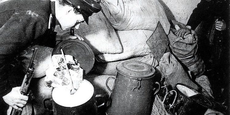 Gondoltad volna, hogy Nagy Imre forradalmi kormányában Kádár János mellett 8 másik miniszter is tagja volt a forradalmat megtorló szocialista kormánynak!?