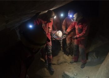 Sérültet mentett ki a Mátyás-hegyi-barlangból a Magyar Barlangi Mentőszolgálat