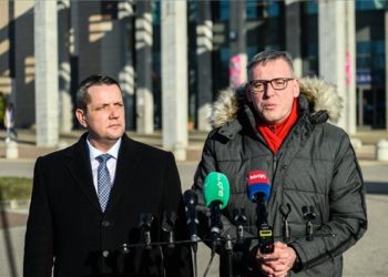 Szakács László és Pollreisz Balázs ellenzéki polgármesterjelölt sajtótájékoztatója Győrben