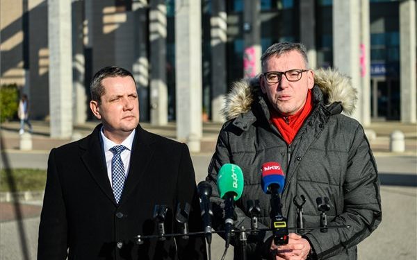 Szakács László és Pollreisz Balázs ellenzéki polgármesterjelölt sajtótájékoztatója Győrben