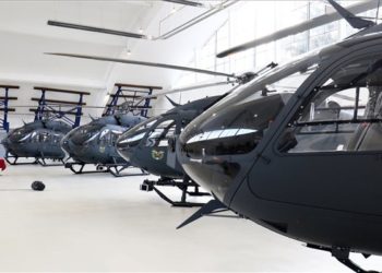 Átadták a honvédség új helikoptereit Szolnokon