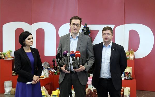 Kunhalmi Ágnes, Tóth Bertalan és Karácsony Gergely közös sajtótájékoztatója