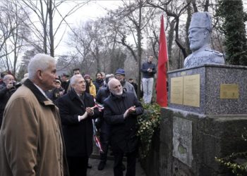 Felavatták az ország első tematikus gróf Széchenyi Ödön parkját Gödön