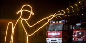 A jászárokszállási tűzoltóság karácsonyi díszkivilágítása