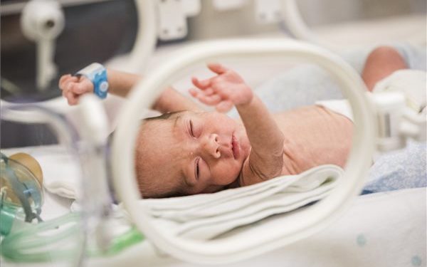 Koraszülöttek világnapja – A Madarász utcai koraszülött osztály