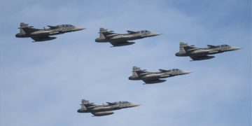 Visszatértek a megújult kecskeméti légi bázisra a Gripenek