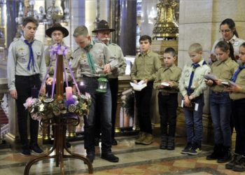 A betlehemi békeláng az Országházban