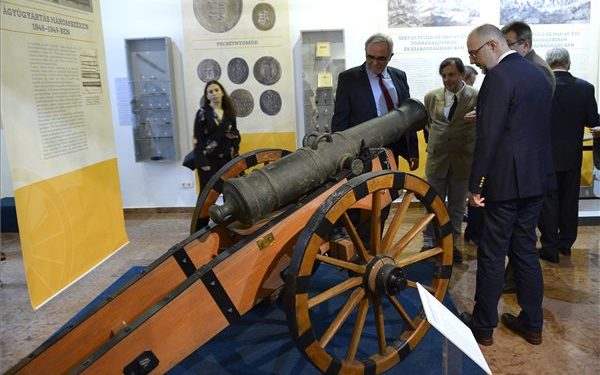 Gábor Áron rézágyúja a Hadtörténeti Múzeumban