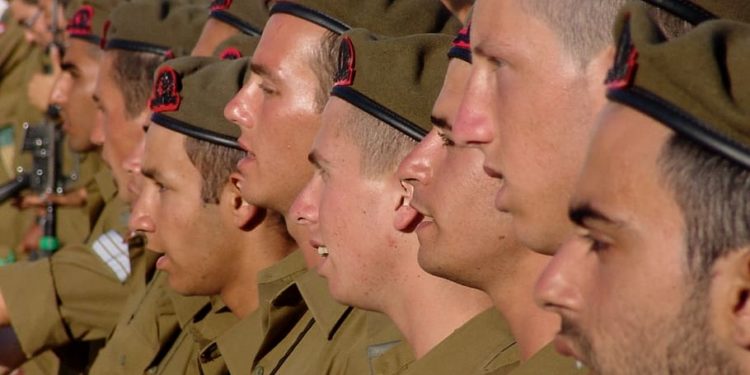 Az izraeli főügyész vádat emel Netanjahu ellen csalás, hivatali visszaélés és vesztegetés miatt