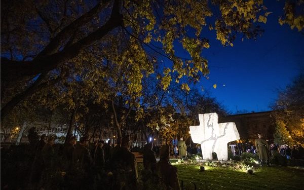 A Szovjetunióba hurcoltak emléknapja – Megemlékezés a Honvéd téri Gulág-emlékműnél