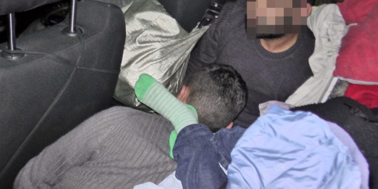 TÖRÖK EMBERCSEMPÉSZ TOMPÁNÁL