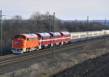 Nosztalgiamozdonyok vontatta különvonatok közlekedtek Tapolcáig