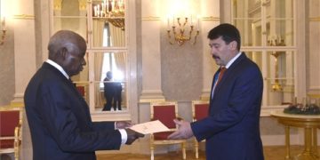 Átadta megbízólevelét az új angolai nagykövet