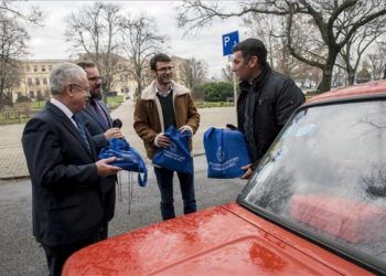 A PTE adományait viszi Afrikába a Budapest-Bamako Rallyn induló Molnár Attila és Fáth Gergely