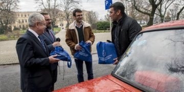A PTE adományait viszi Afrikába a Budapest-Bamako Rallyn induló Molnár Attila és Fáth Gergely