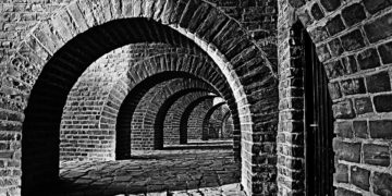 Hitler-mellszobrot találtak a francia szenátus pincéjében