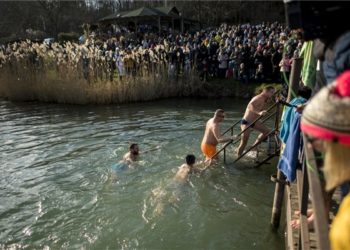 Újévi csobbanás Orfűn