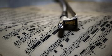 Misa Majszkij csellóművész és gyerekei lépnek fel a Nemzeti Filharmonikusokkal