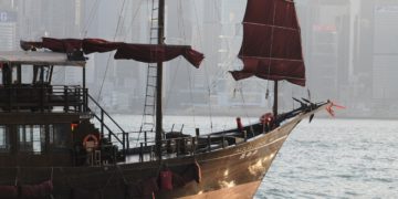 Ezrek követelték vasárnap az általános választójog bevezetését Hongkongban