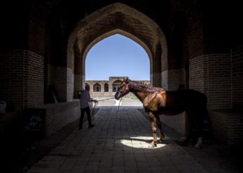 Őrizetbe vették Iránban a gép lelövéséről videót készítő embert