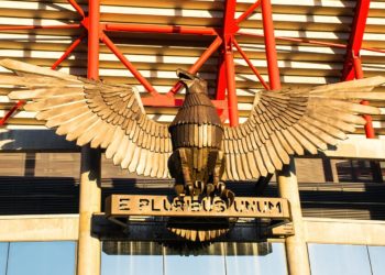 Magyar és portugál futballszurkolók emlékeztek meg Fehér Miklósról.