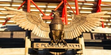 Magyar és portugál futballszurkolók emlékeztek meg Fehér Miklósról.