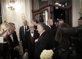 Ünnepélyesen megnyitották a felújított prágai Állami Operát