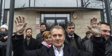 Varju László rabosítása ellen tiltakozott az ellenzék