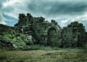 Már csak holttesteket találtak a romok alatt a török mentőcsapatok