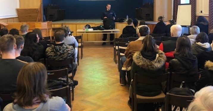 „LEGYÉL TE IS RENDŐR!”