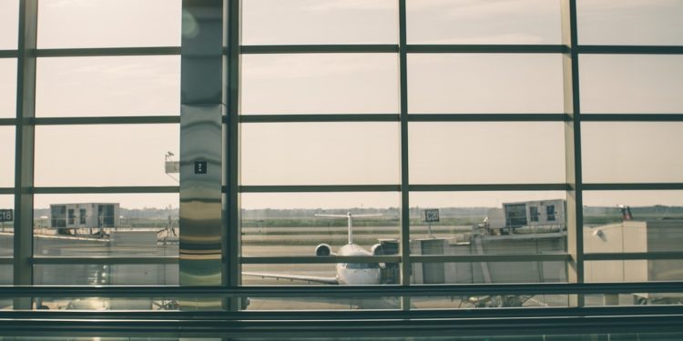 További húsz amerikai repülőtérre terjesztették ki a Kínából érkezők vizsgálatát