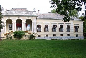 Pedagógiai intézményeket újítanak fel Tolnában