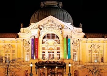 Zsótér Sándor rendezésében látható Molnár-darab a Vígszínházban (videó)