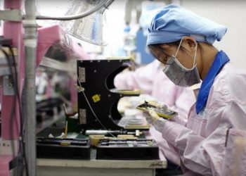 Londoni elemzők: tartós járvány esetén 5 százalék alá lassulhat a kínai növekedés