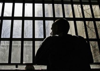 OGY – Felfüggeszthetik a börtönviszonyok miatti kártérítések kifizetését