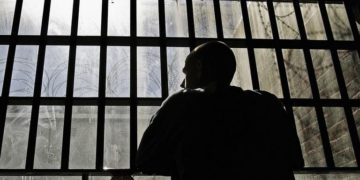 OGY – Felfüggeszthetik a börtönviszonyok miatti kártérítések kifizetését