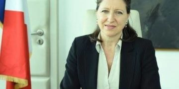 A francia egészségügyi miniszter lesz Macron pártjának jelöltje a párizsi önkormányzati választáson