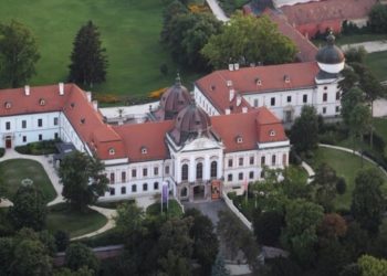 A Gödöllői Királyi Kastélyban ad koncertet a Duna Szimfonikus Zenekar és a Muzsikás Együttes