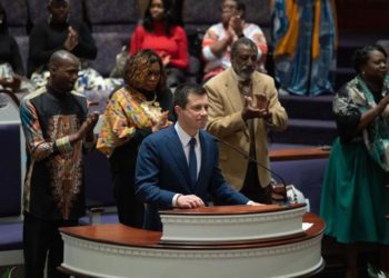 Buttigieg kaliforniai kampányára 100 ezer dollárt ajánlott fel egy LMBTQ-csoport