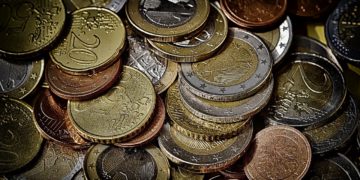 Mélypontján az euróval szemben a forint