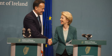 Nyílt választásokat jósolt Leo Varadkar ír miniszterelnök kampányzáró beszédében