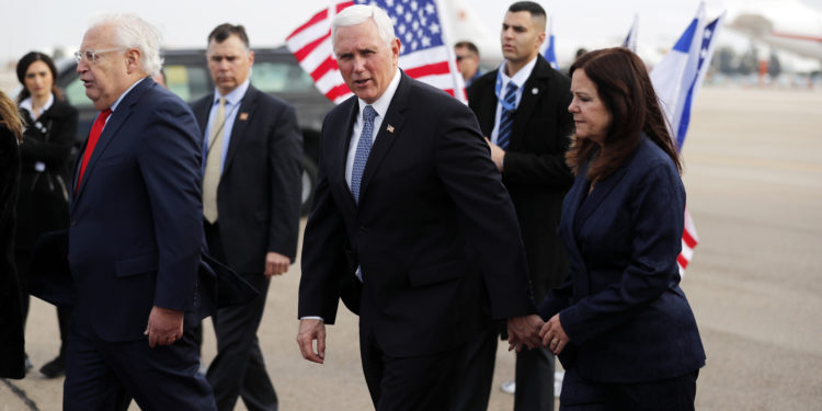 Mike Pence: vitás kérdés lehet az amerikai-brit viszonyban London megállapodása a Huaweijel